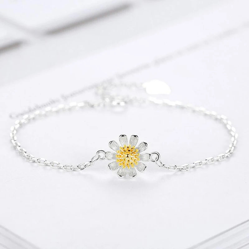 Elegant 925 Sterling Silver Daisy Bracelet for Women