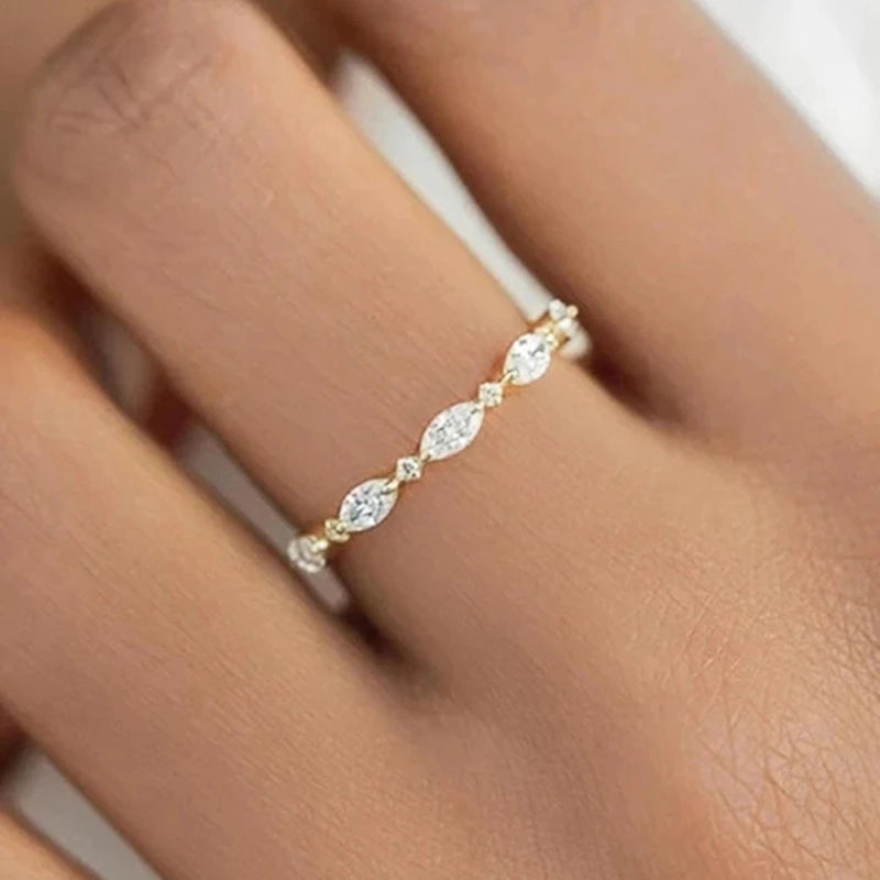 Huitan Simple Stylish Female Finger-ring with Marquise Round Cubic Zirconia Exquisite Women Rings Fashion Versatile Jewelry Bulk