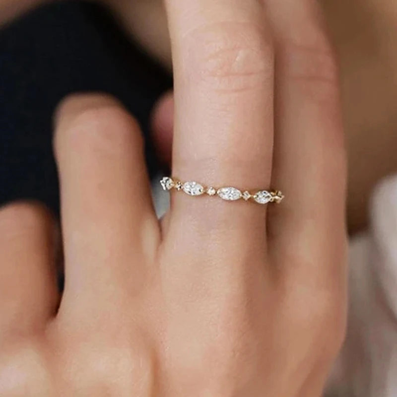 Huitan Simple Stylish Female Finger-ring with Marquise Round Cubic Zirconia Exquisite Women Rings Fashion Versatile Jewelry Bulk