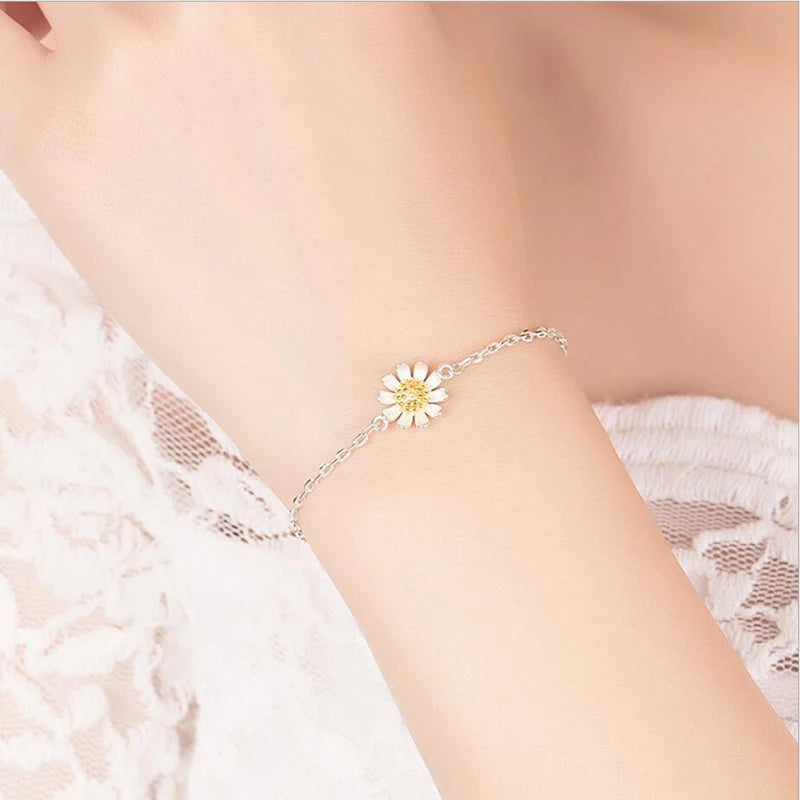 Elegant 925 Sterling Silver Daisy Bracelet for Women
