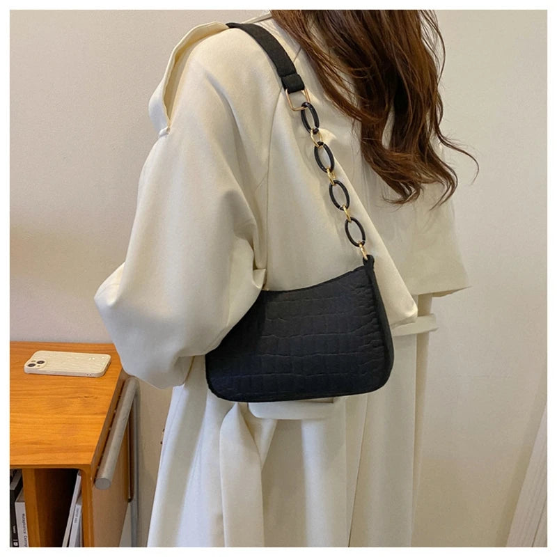 Popular Retro Gentle Temperament Small Square Bag 2024 Autumn Shoulder Handheld Fashion Casual Yankee Underarm Small Square Bag