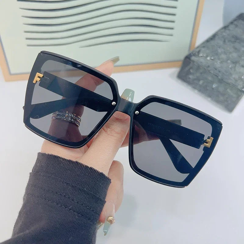 Chic Oversized UV400 Square Sunglasses for Women